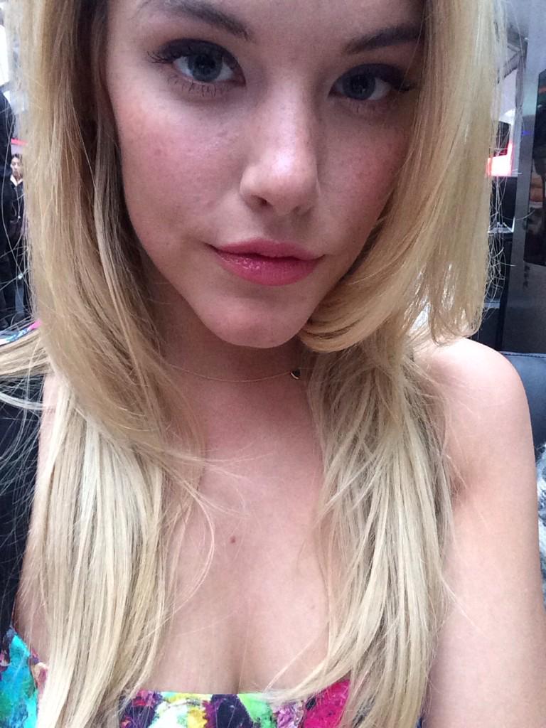 Ashley Smith’s pics and videos