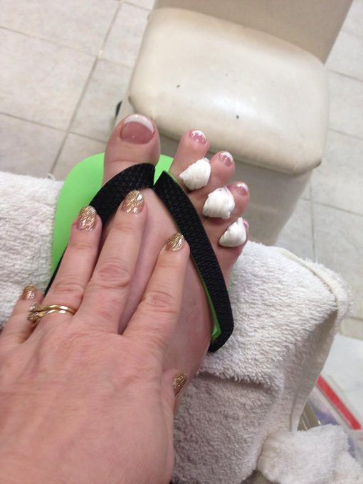Getting my nails done for a shoot http://t.co/z39SCdiyvA<a href="/tag/shoeporn"class="tags"><span>#shoeporn</span></a>