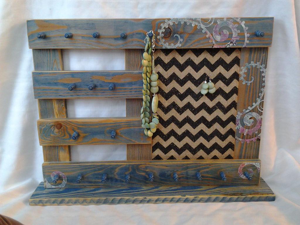 ReclaimCountry's tweet photo. http://t.co/4Tmhl9Dcy9 #rusticchic #giftsforher #jewelryorganizer #rusticshelf #uniqueframe #shoppershour http://t.co/Y738b1hpnT