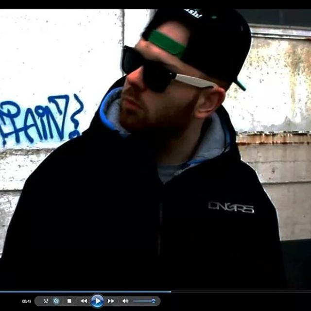 MzumJ's tweet photo. Morgen gibt es meine #VBT runde! Checkt dafür http://t.co/VgRMsZxdvb :)! 
#Rappers #youtube http://t.co/lbKAIigMYC