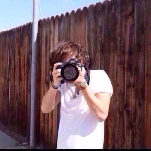 preciousnarry's tweet photo. the tattoos cover more and more skin on each picture 😭 http://t.co/RZOQXaamt9