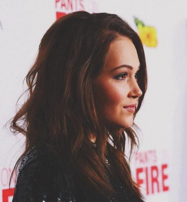  Happy Birthday Kelli Berglund I\m your fan here in Brazil and I wish you much happiness 