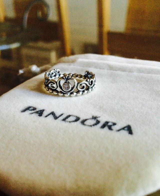 hayleecalinn's tweet image. thank you baby!!!😍❤️💍 I love it!!!😍😍 #princesspandoraring #iloveyouu