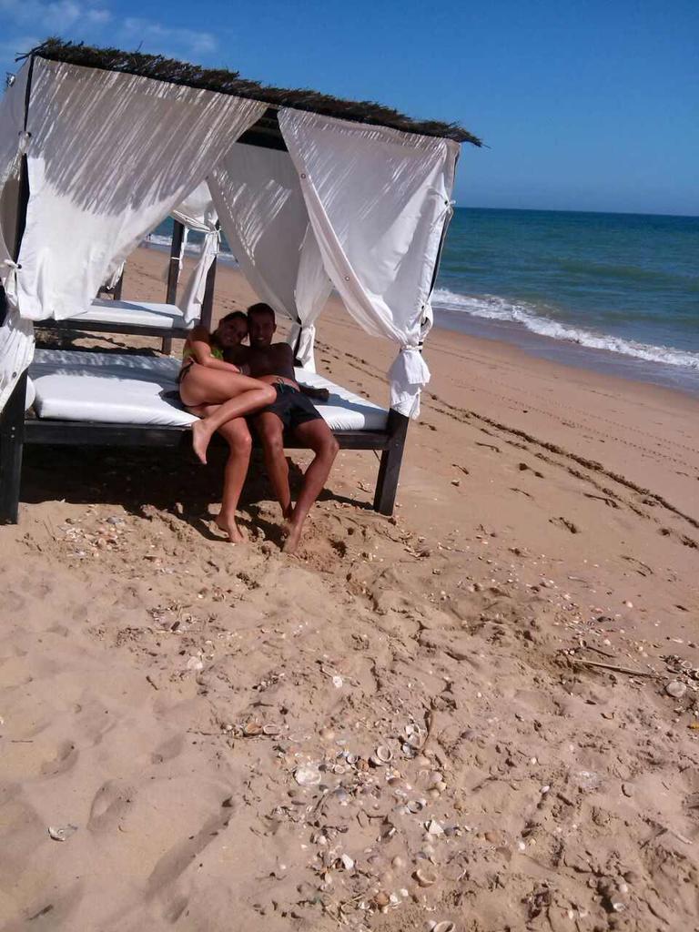diente24's tweet photo. @beeleenpozo estas clava a la paula de gh cuatripolar... Jajaja tk http://t.co/H7ac5NnCe5