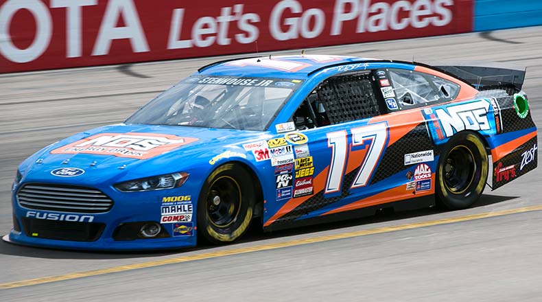 AthlonSports's tweet photo. Ricky Stenhouse Jr. 2015 Season Driver Preview http://t.co/PPdGRgVmdx http://t.co/fUqsuL5oS5