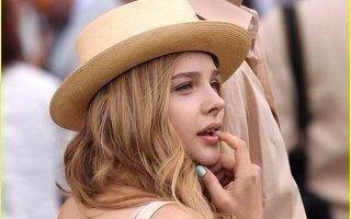              2 10      Chloe Grace Moretz     (^.^)
Happy Birthday Chloe!! 