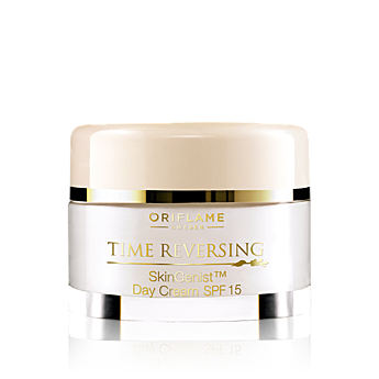 SweatHeartOS's tweet photo. Time Reversing SkinGenist Day Cream SPF 15
Harga 359.000 http://t.co/r4nt5WGdY8
