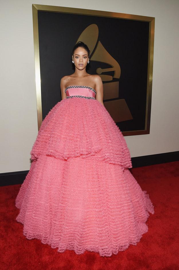 sallyenjoy's tweet photo. @rihanna's got at least 20 sugar plum fairies in there... #Grammys2015 http://t.co/IX4K8R0RBM