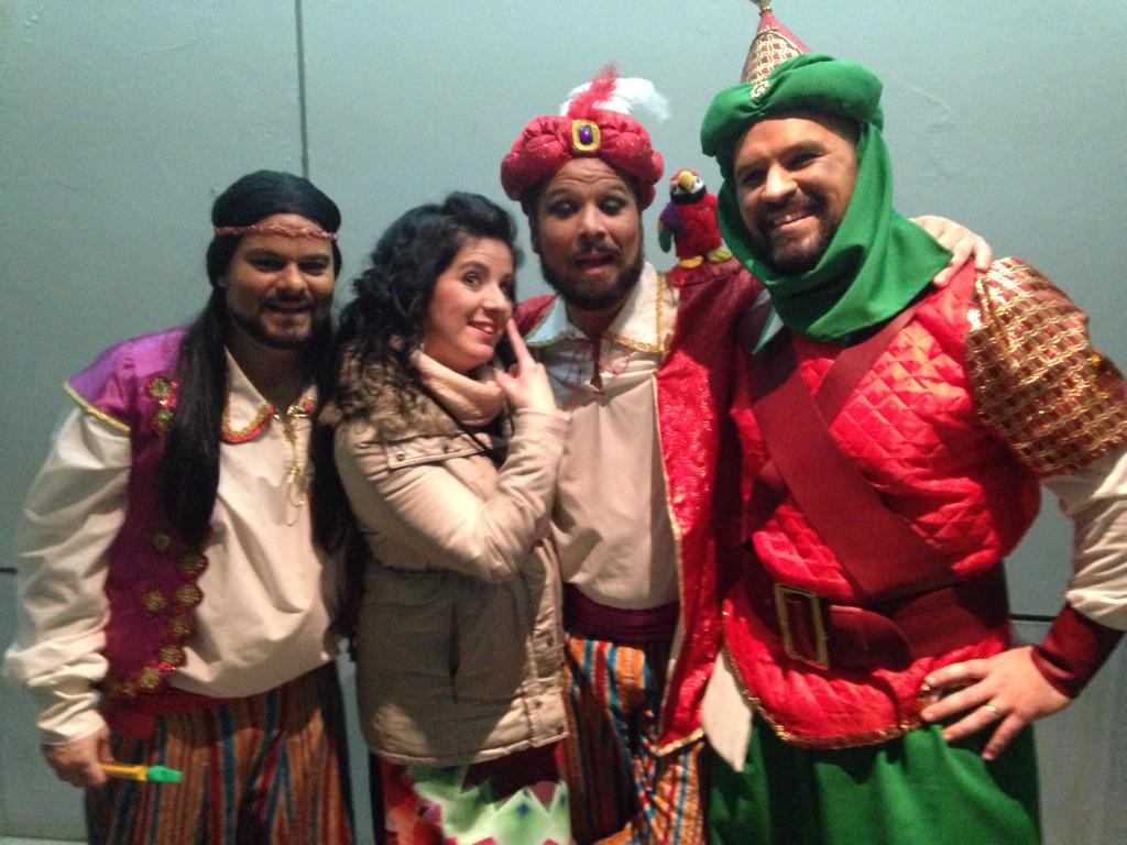 N_Reigadas's tweet photo. Los @loswatercloset con nuestra Gran Nariff #COMBA2015s1 http://t.co/xqoZhRBpB0