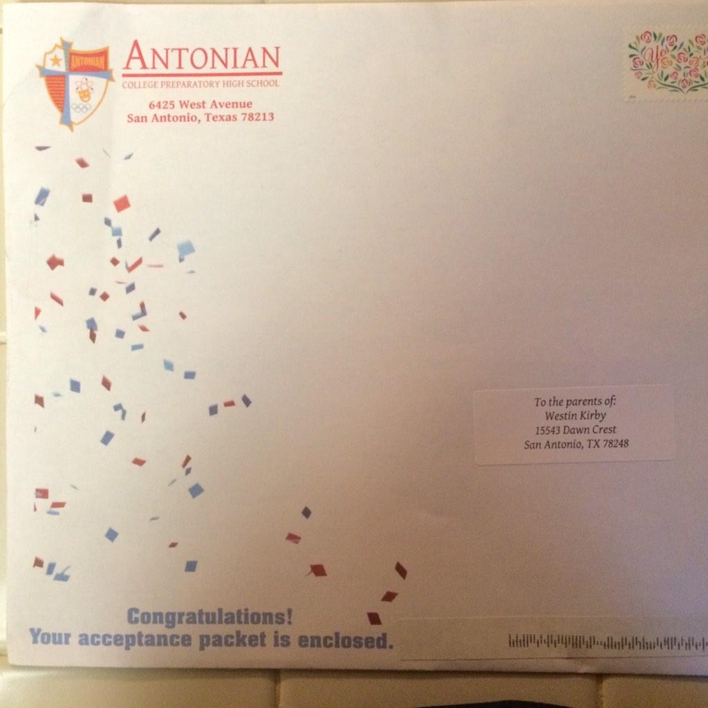 houstonk001's tweet image. I'm so proud of my brother for choosing his own path and getting into Antonian!🎉🎊🎈 #Splithouse