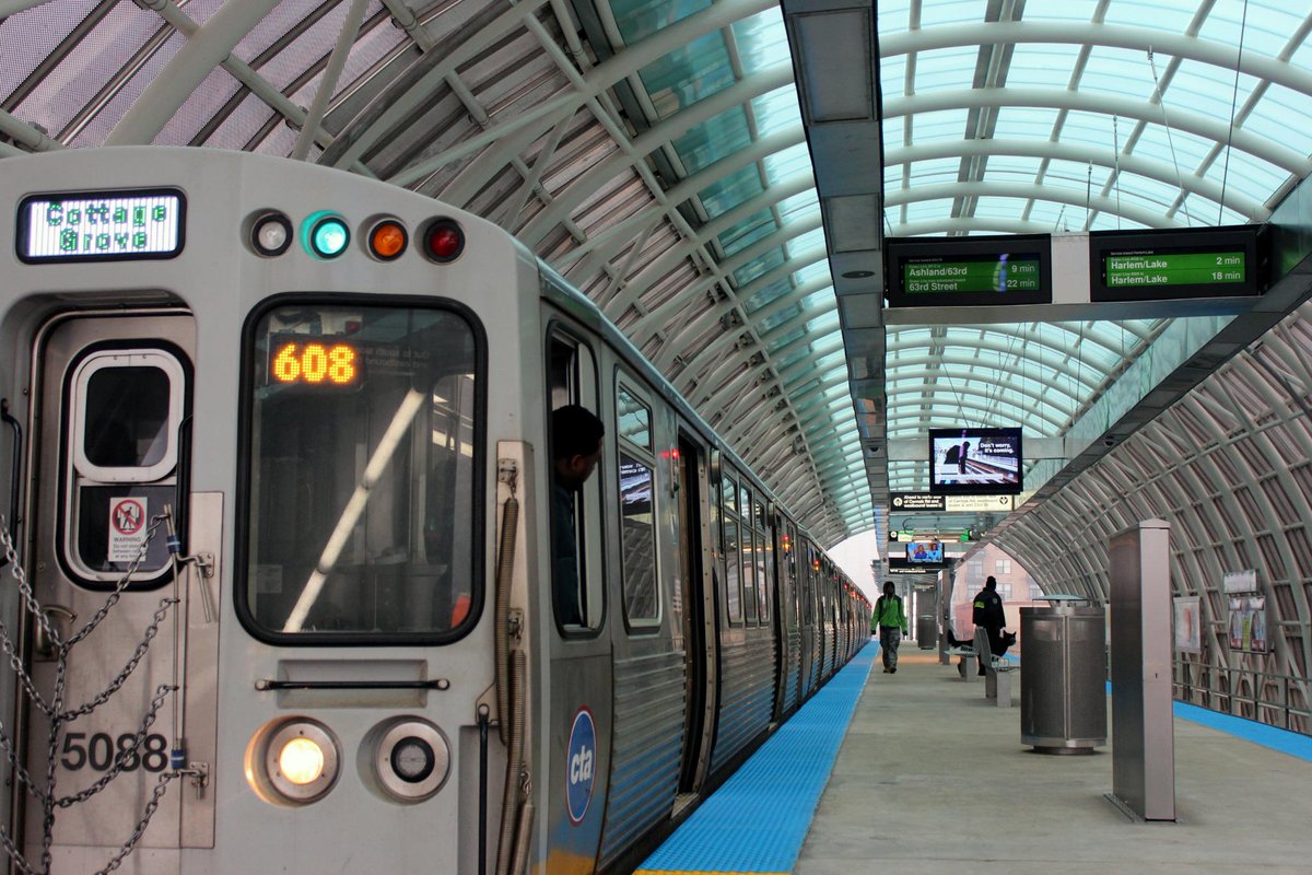 cta's tweet image. The new Cermak-McCormick Place Green Line station is open! goo.gl/tSH8jh More pics: flic.kr/s/aHsk7Jihdk