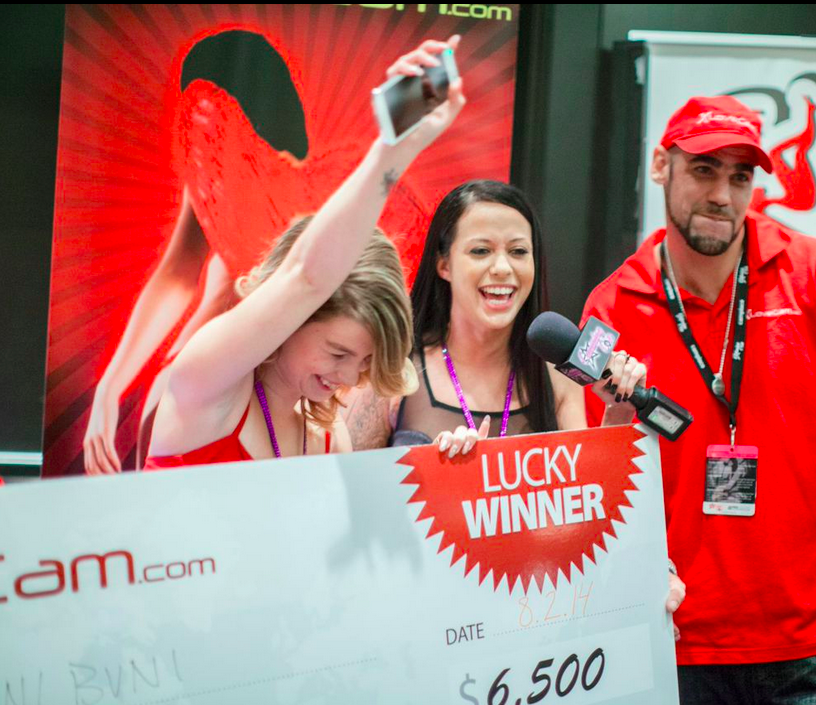 CamConOfficial's tweet photo. The best pics ever! When @BuniBuniMFC won a free trip to Italy thanks to @xlovecam #industryday #camcon2014 #mfc http://t.co/MhWrUhgbGc
