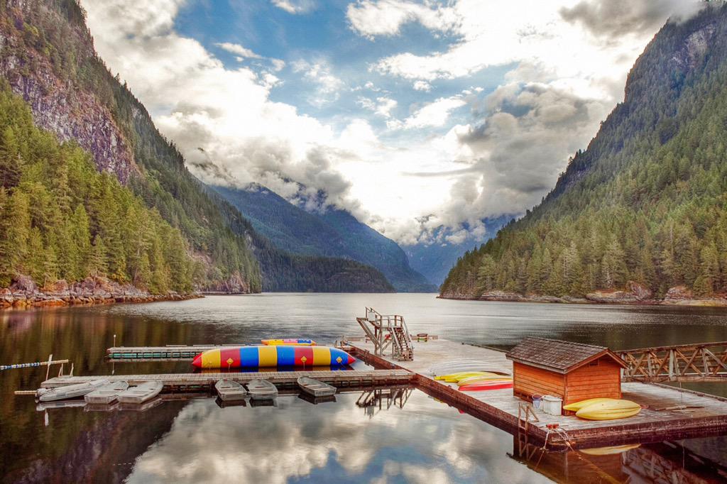 heatha_feathaa's tweet photo. IS THIS REAL LIFE?!? Spending a month this summer in British Columbia 😍😭🎉🙌 #SOmuchJOY #SummerStaff #YoungLife http://t.co/Gmln6J3mWM