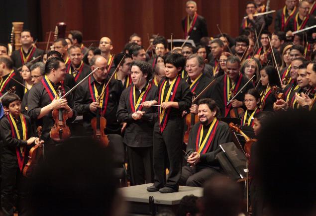 Un millón de conciertos harán los 623 mil niños de El Sistema en el país  #ElSistemaCumple40 ultim.as/1KzE0Co