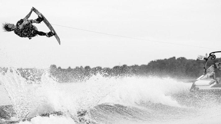 tigeboats's tweet photo. @AaronRathy ripping behind the #tigeASR. #teamtige #tigelove http://t.co/bLRvDQkg37