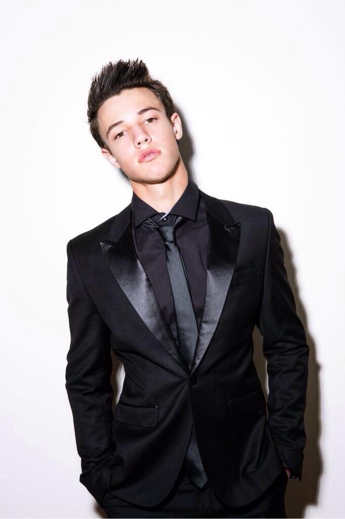 32. Cameron Dallas. 