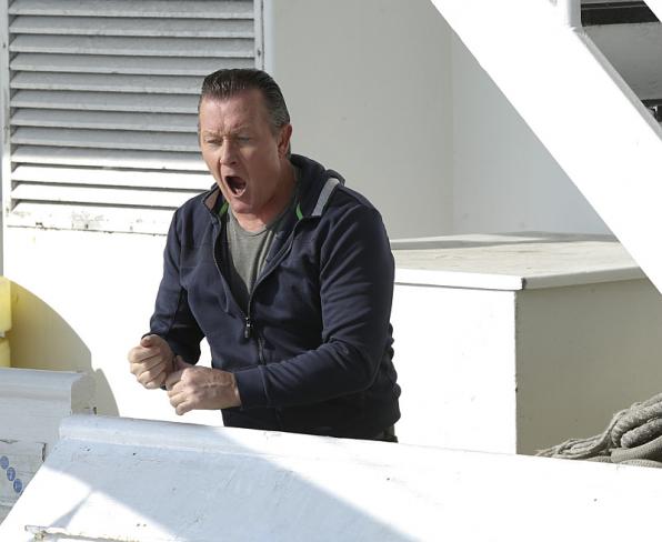 ScorpionCBS's tweet photo. “You got a 197 IQ and you don’t know how to operate a flashlight” -Cabe @robertpatrickT2 #TeamScorpion http://t.co/4P2AlVtBGl