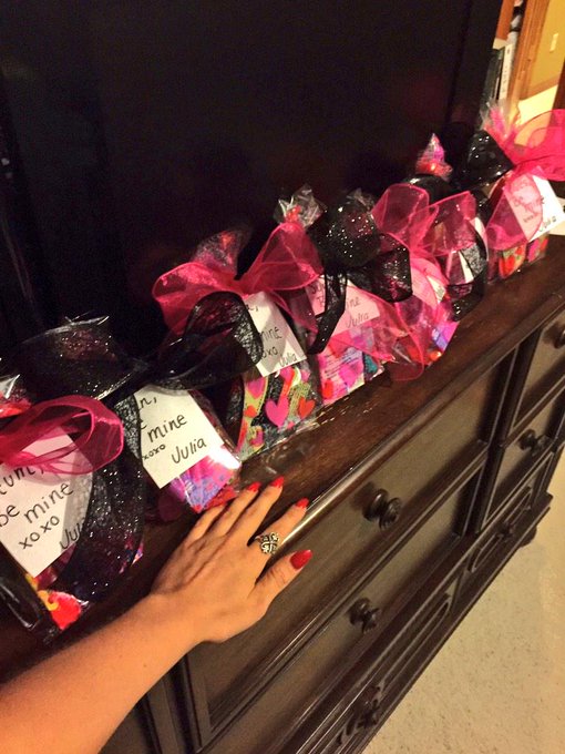 making sure my BFFs feel appreciated this valentines day😻😘💕💋 http://t.co/jc5Zs4Hlyy<a href="/tag/faith"class="tags"><span>#faith</span></a>