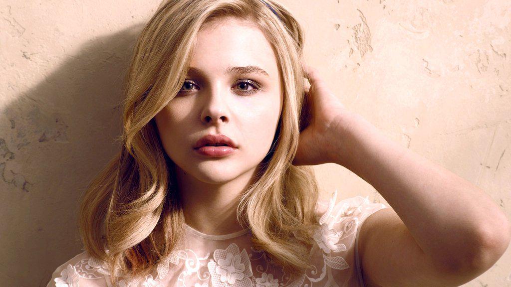 Happy Birthday Chloë Grace Moretz, now you re legally blonde :P  