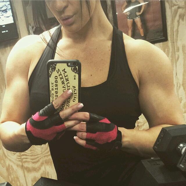 RealIRONWomann's tweet photo. #Gunz bigger than a bunny #captainJacked.#powerfit #TeamCaptainJacked #lift http://t.co/Z63QCqZUc2