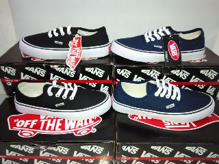 Ageware's tweet image. Sepatu vans size 36-43 , idr 130.000 , minat? Sms 087836390792/pin 73e499e2 @Iklan_Laku @IklanBandel