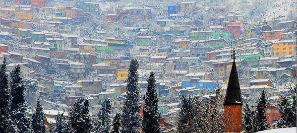 Serpil_75's tweet photo. Bursa demek Bursaspor demektir, yeşil beyaz demektir. Bursa'da kış ayı Teksas'ın atkı şovuna benzer!! http://t.co/zBAqPgJoUl