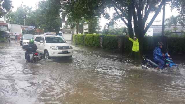 Polresta Depok On Twitter 1052 Wib Kondisi Banjir Di