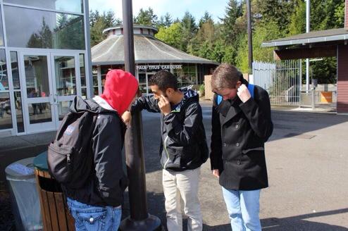 TVIN13's tweet photo. Leaked photo of the split up #RainBoyz talking. Are they back together? http://t.co/xFCiD7oCFx