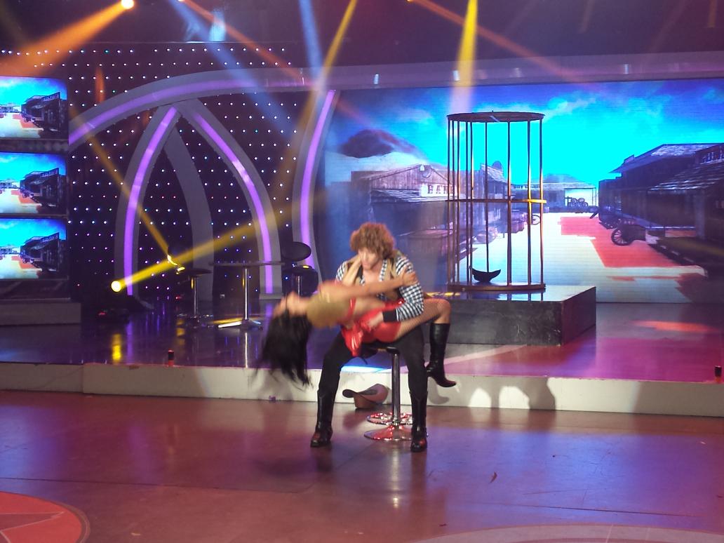 tcsoyelmejor's tweet photo. ¿Cuántos RT's para el show del #BombonAtrevido, @MarlaAtrevidaTC? ¡Atrévete a disfrutar con las presentaciones! http://t.co/WdiL9h0I6N