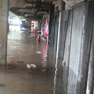 devis89's tweet photo. Psr Cipulir banjir lagi,pamerintah TLG perhatikan ,KPN banjir bisa di atasi di jakrta,brp banyk org terlantr karnanya http://t.co/rFyHpsGJWR