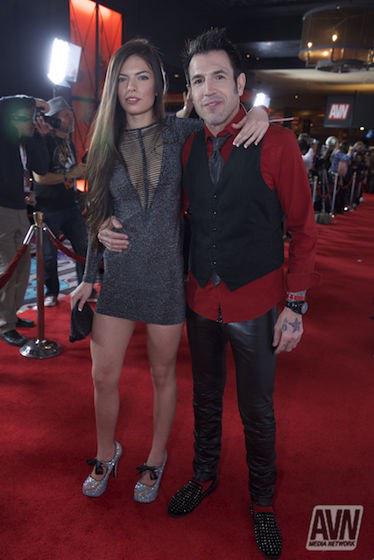 Some more photos at AVN with the one and only @THEPHILVARONE http://t.co/5cjZDh2KUO