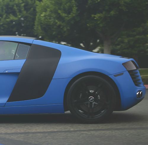 XURYPlCTURES's tweet photo. Matte black and blue Audi. http://t.co/E6KYjZAivO