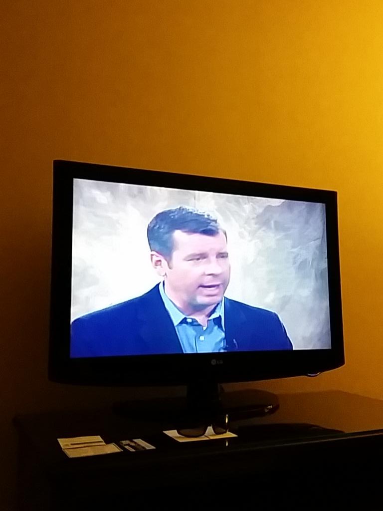 firstlifecycle_'s tweet photo. Flipping through hotel TV channels and the first thing I see is @prestonlearning! Lol π #dplitcomp http://t.co/iyKsZGRe04
