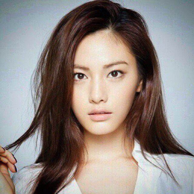 ganblade's tweet photo. ศัลยกรรมเปลี่ยนชีวิต นานะวง After School จากหน้าตาธรรมดา กลายเป็นผญที่สวยที่สุดในโลก #HowtoPerfect http://t.co/G73YDUZnyB