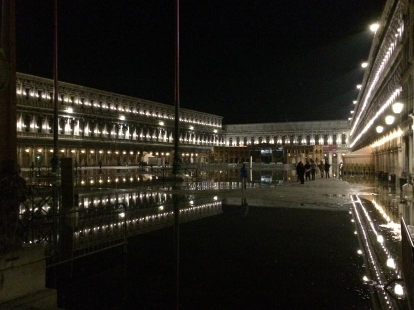 FedericoVtl's tweet photo. San marco acqua alta.. #mycity http://t.co/wZHnWtyVDu