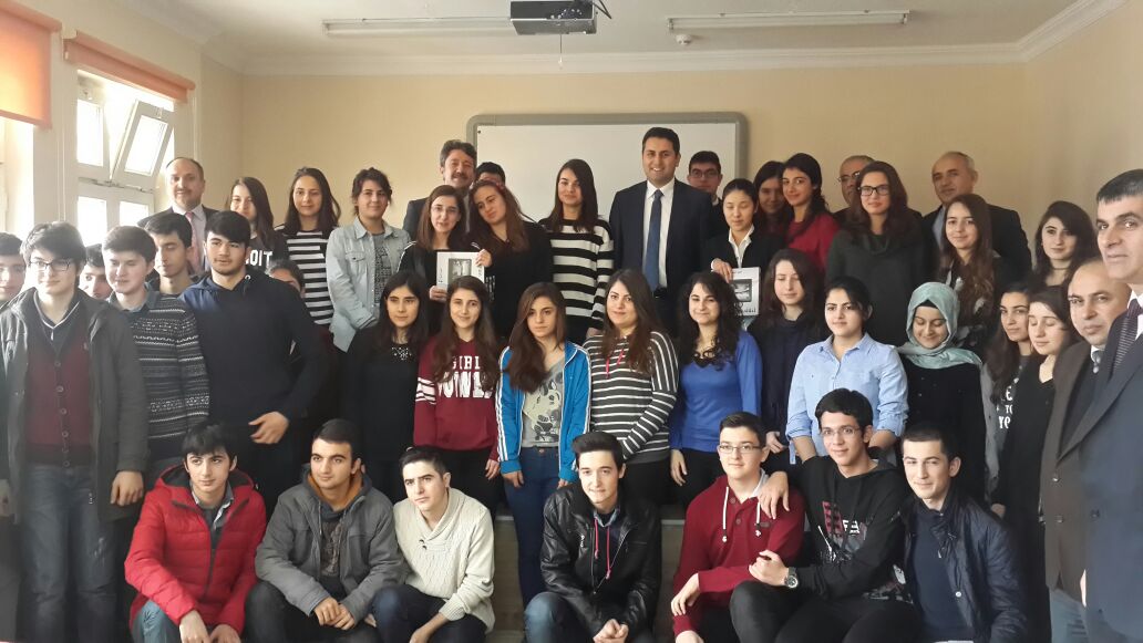 EyupEroglu60's tweet photo. Mesaimize İMKB Sosyal Bilimler Lisesi'nde öğrencilerimizle birlikte başladık. http://t.co/RipFLHBbZz