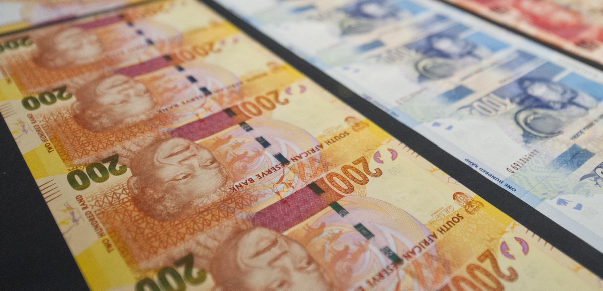 AfroVoiceNews's tweet image. A Free State worker has refused to return over R500,000 accidentally paid into his account-thenewage.co.za/151372-1007-53…