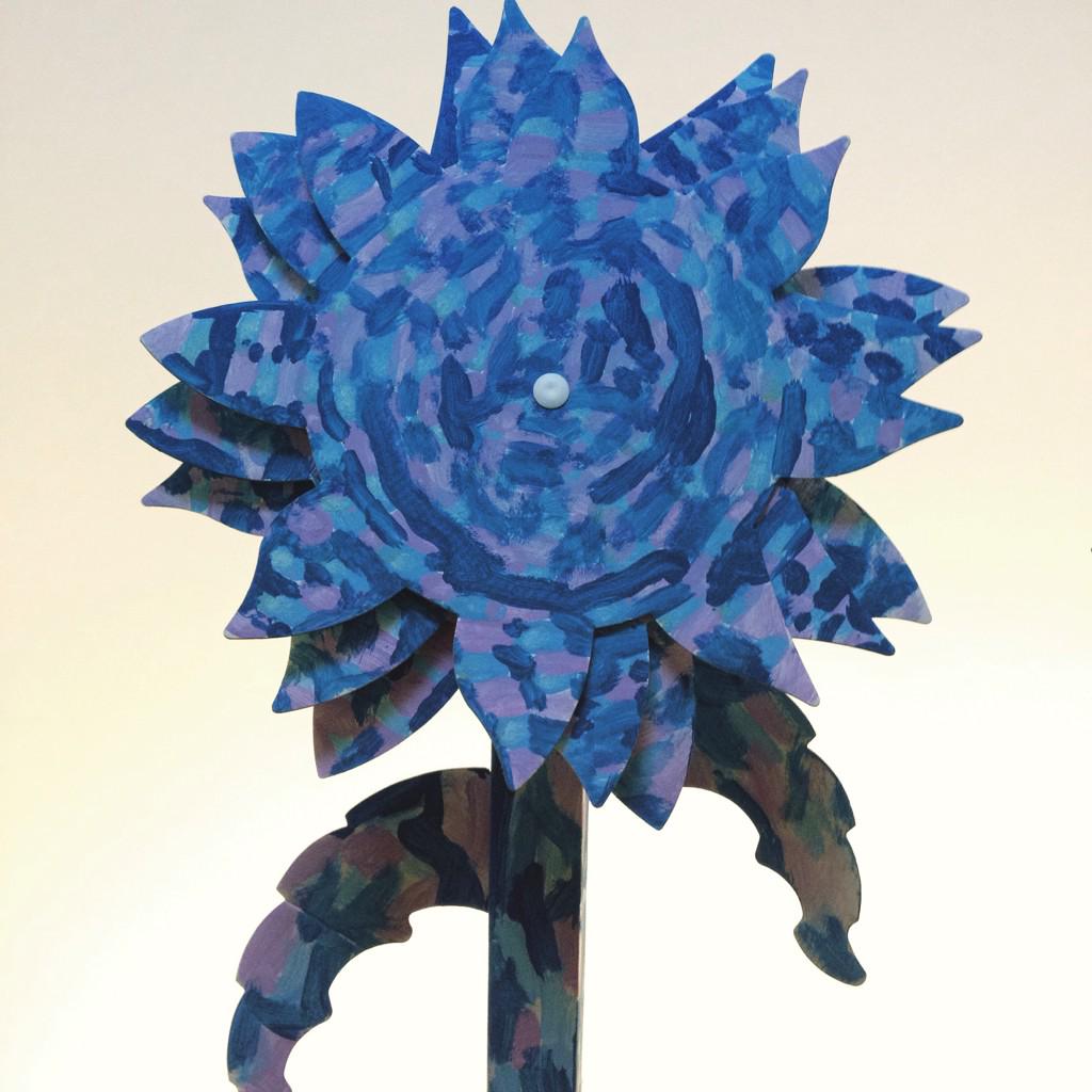 paulaganhao's tweet photo. A flower to brighten up my day! #mons #creativespin #belgium http://t.co/7fdc6e9Ptg