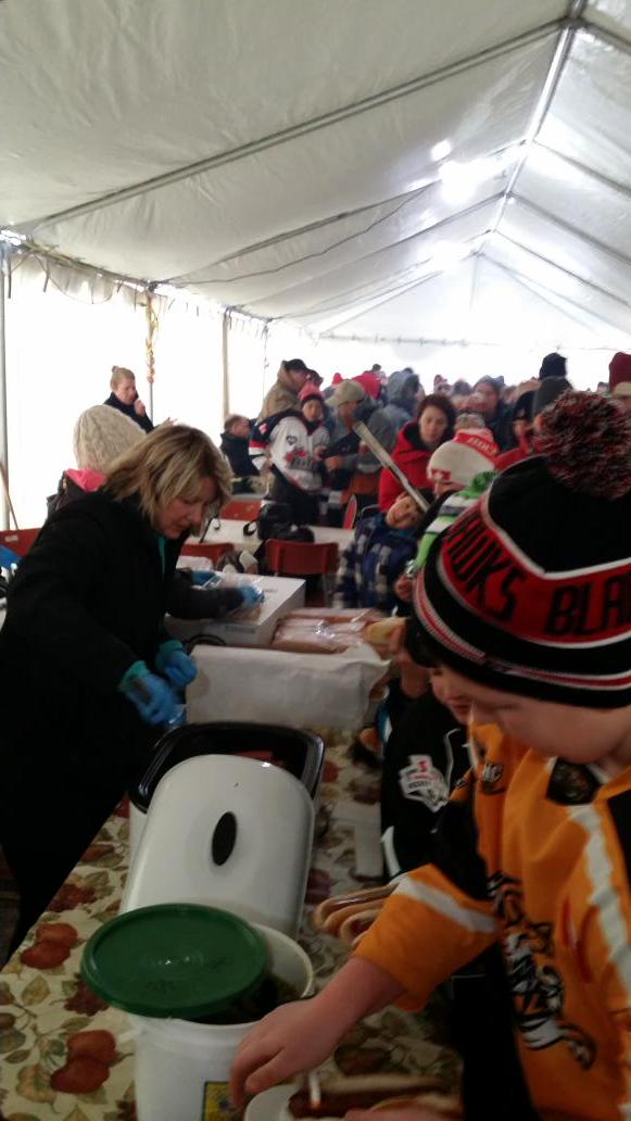 UnderTheLock's tweet photo. Shoutout to @perfectwknds - without their partnership we wouldn't have the much needed warming tent! http://t.co/rmJmGMhfnC