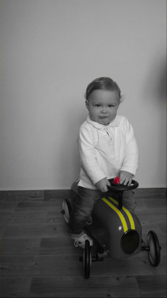 SeilaRubia's tweet photo. Bonita mañana enseñando al pequeñin @calerizate 👶😍 http://t.co/DEckkxcoCs