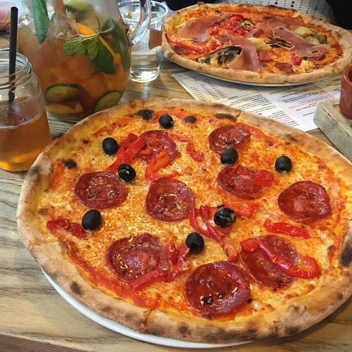 COMPT: Want to toast us reaching 90k followers <a href="/sohojoeuk/">Soho Joe - We're Back</a> with pizza + Prosecco? Just RT &amp; tweet us #Celebrate90