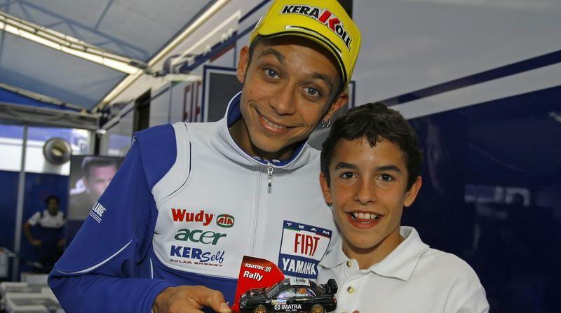 ¡Gran foto entre unos jóvenes #ValentinoRossi y #MarcMárquez!

¿Que les parece?