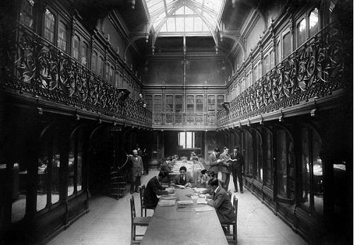 SecretosdeMadri's tweet photo. La biblioteca de la Escuela de Ingenieros de Minas, en 1895. Uno de los edificios más mágicos de #madrid #chamberi http://t.co/XcZEf1K5pW