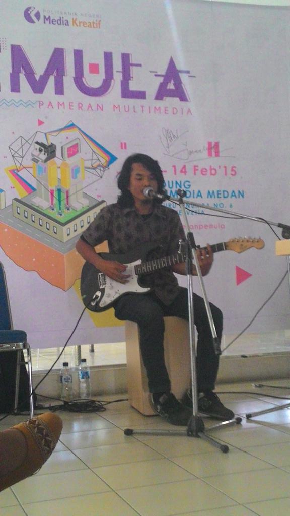 Lagi perform nih salah satu personil band gastro @Harhadth