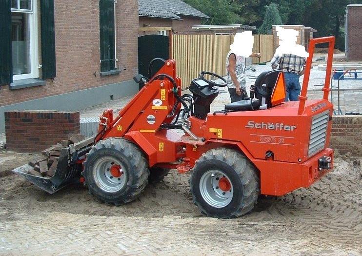 entreeding's tweet photo. Let op: afgelopen weekend #gestolen #Schaeffer 336 mini #shovel te #Velp. Info bel Delta Lloyd 06-20160399 http://t.co/Z6mwCeQWiC