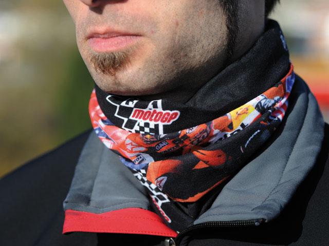 fanoutics's tweet photo. Si el frío te hiela la cara, cubrela con #Buff Todos los modelos, incluidos #oficiales @MotoGP http://t.co/1jTtMyHUaP http://t.co/GbF2BudBqf