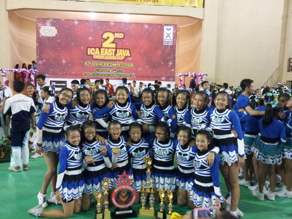 Dimas_Clearesta's tweet photo. Champion Basic Routine ICAEASTJAVA CUP 2015 OASIS SMPN 1Sby @ICA_Ponorogo @PreciseShoes @ICAEastJava http://t.co/isaH1rWiRK
