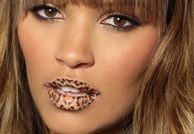Britty_K_90's tweet photo. RT RT 💋 Upgrade Your Beauty 2 Queen Status @  http://t.co/hHGcKF7pm0 http://t.co/gYq8c3DPTi