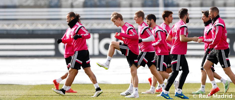 realmadrid's tweet photo. Nuevo entrenamiento en la Ciudad Real Madrid: Los blancos se ejercitarán a partir de las 11h #RealMadridvsDepor http://t.co/PR44rObkEO
