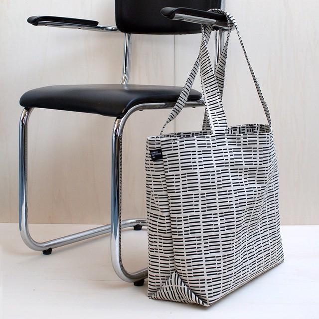 manongarritsen's tweet image. Whoop! Coming soon online ..(Let&apos;s say this week) our #urbanpatterns SHOPPER XL. In collaboration with @jn_jessican…